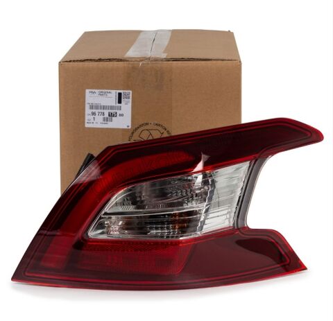 Peugeot 308 Stop Lambası Sağ Dış (Çamurlukta) 2013/2017