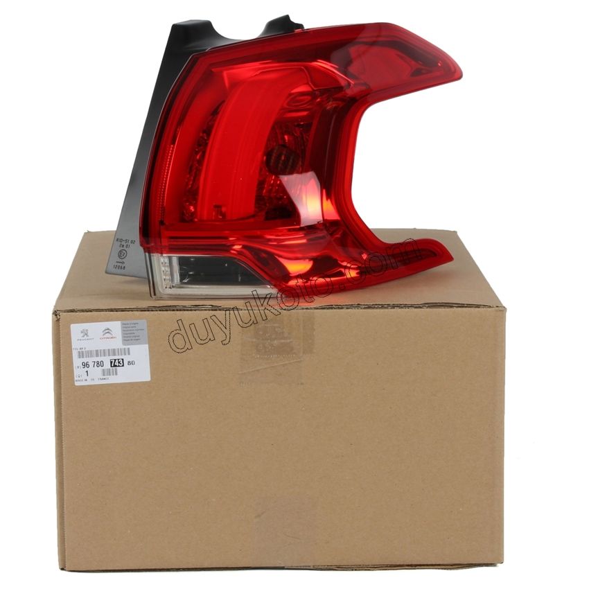 Peugeot 2008 Stop Lambası Sağ Dış (Çamurlukta) 2013/2016