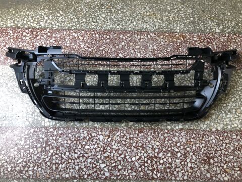 Ön Tampon Izgarası Orta P3081MQ 2012>