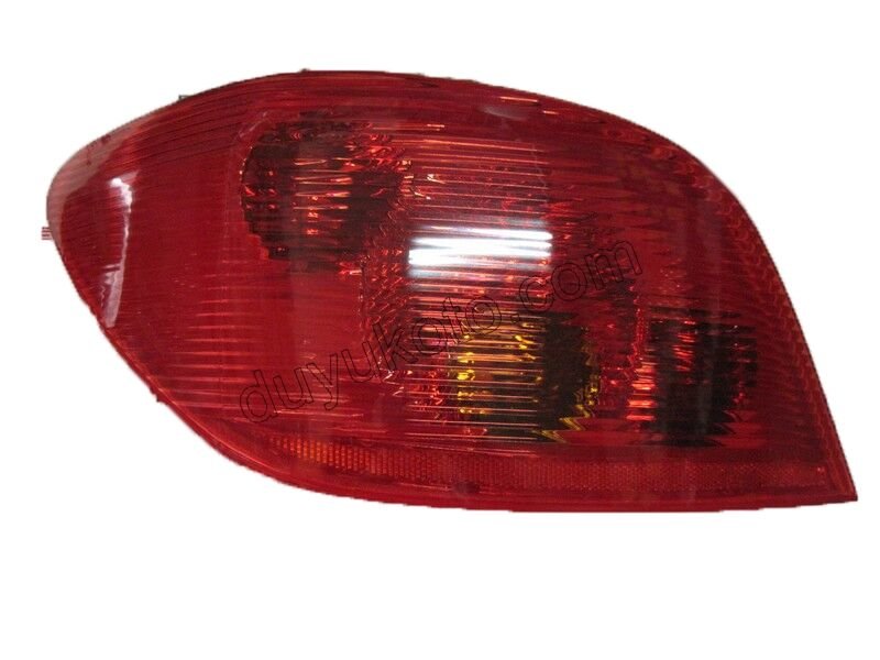 Peugeot 307 Stop Lambası Sol (Duysuz) 2001/2005