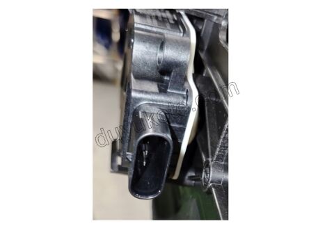 HAVA YONLENDIRICI ON TAMPON ORTA P5081 1.6HDİ Euro5