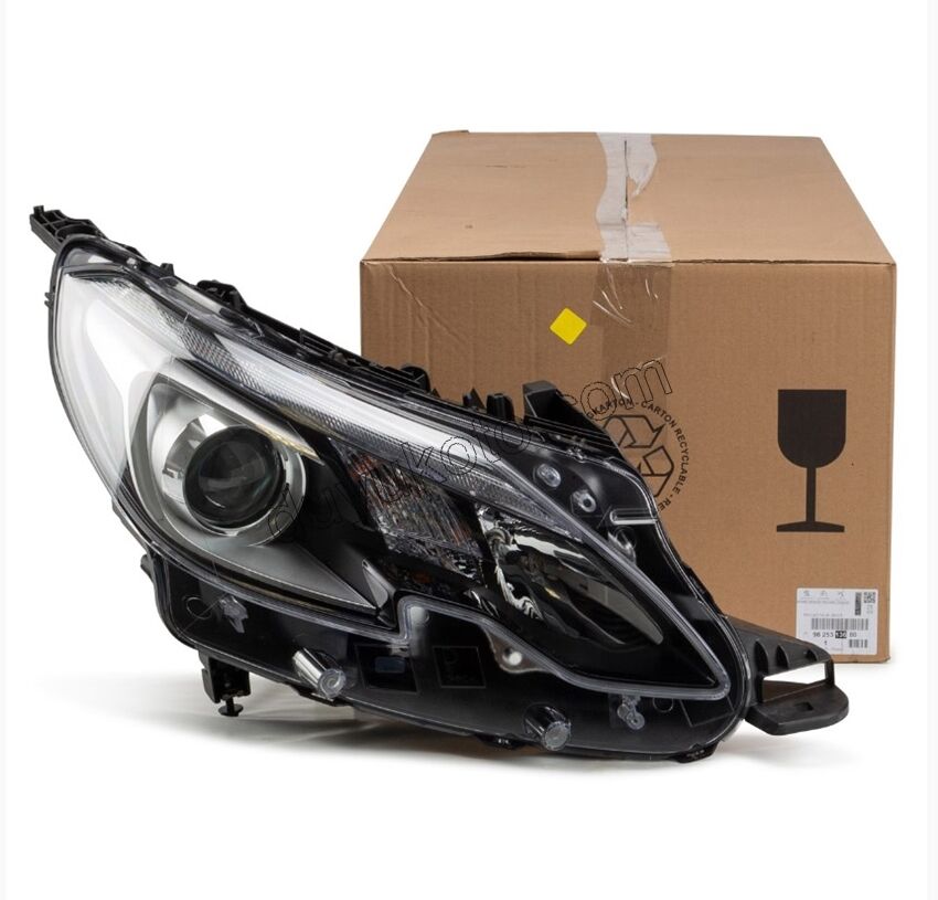 Peugeot 2008 Far Sağ MERCEK+ SIYAH ISLEME+ 2013/2016